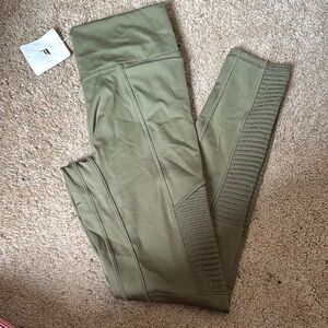 Fabletics High-Waisted Motion365 Moro-leggings.